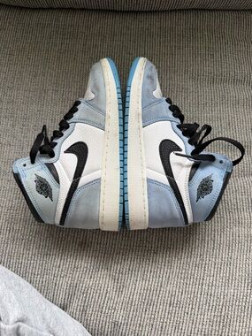 Jordan 1 Retro High OG in University Blue